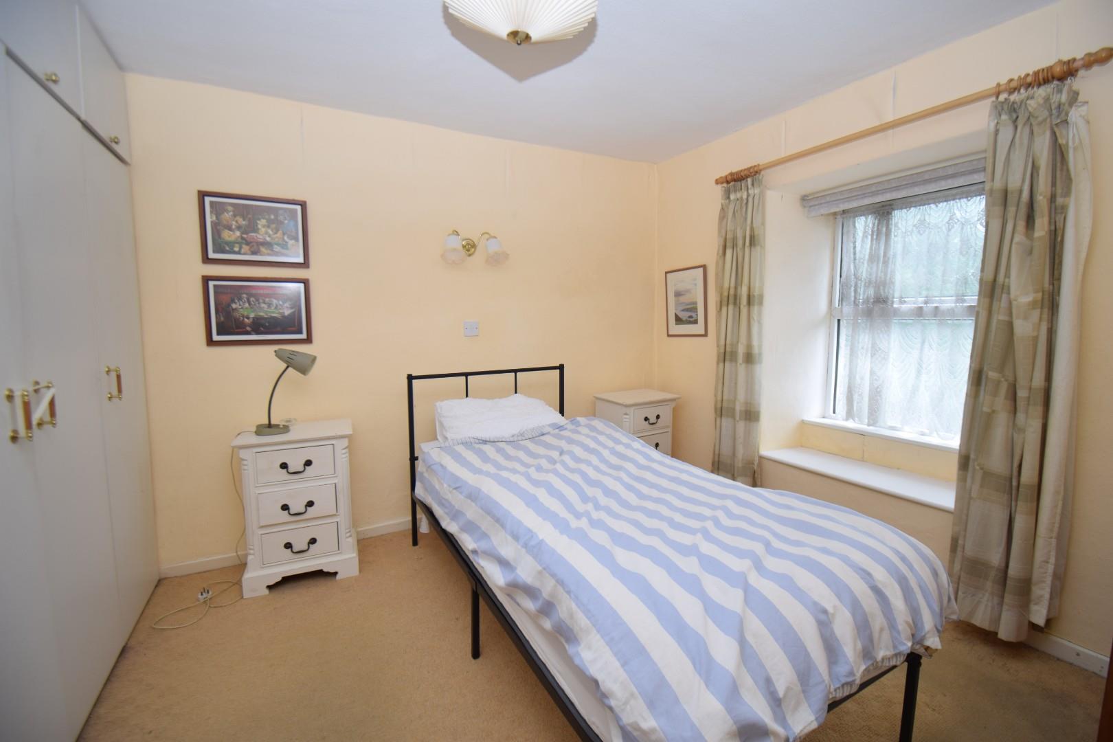 Bedroom 2.JPG